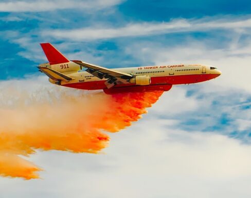 Tanker dropping fire retardant